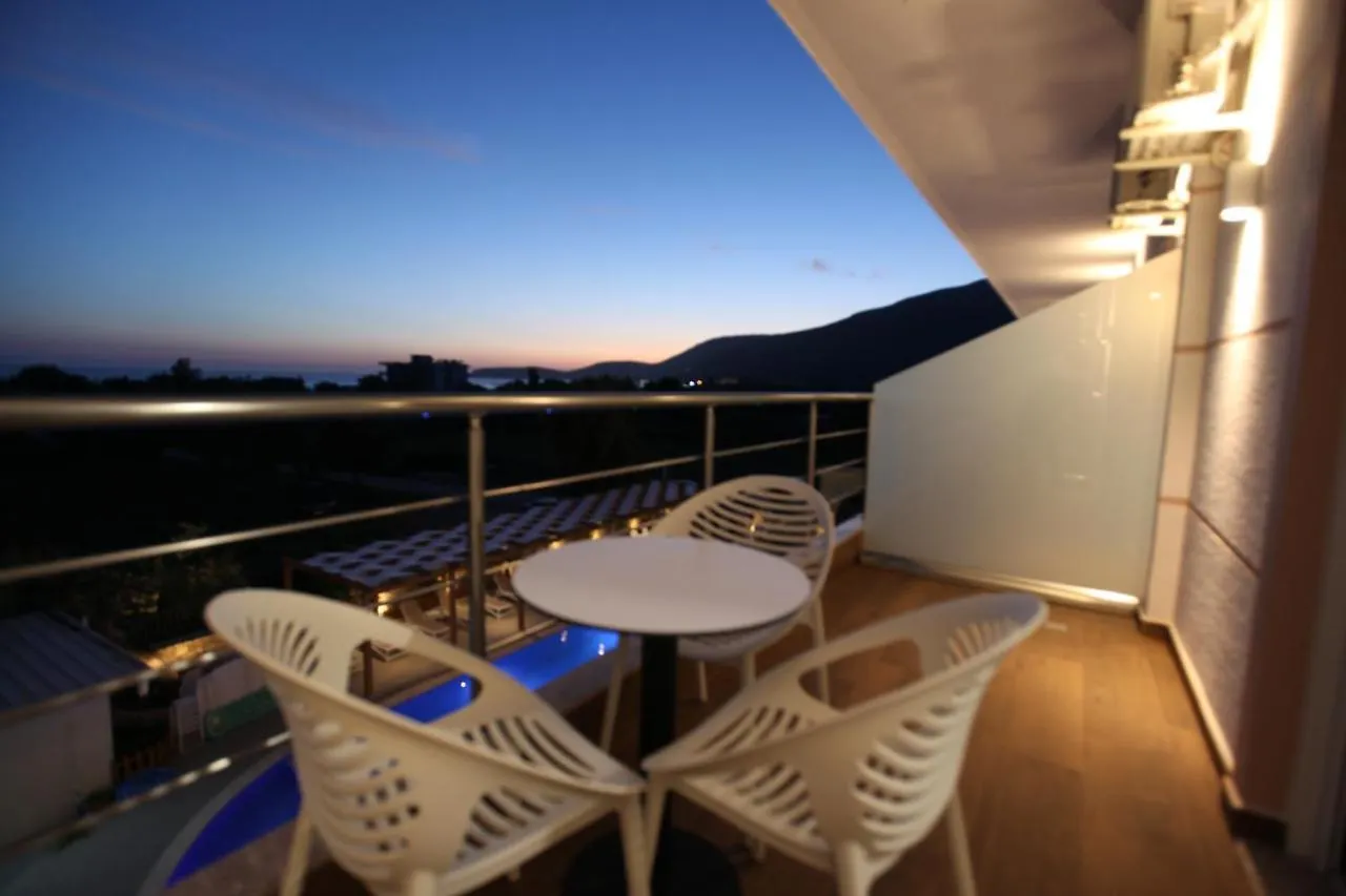 Hotel Riviera بورش 3*,  ألبانيا